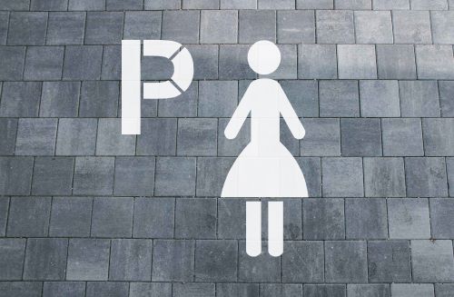 Bodenmarkierung Frauenparkplatz